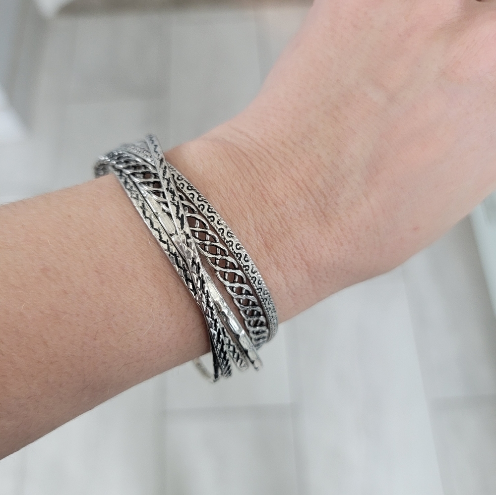 Bangle bracelet - Picture 2 of 3